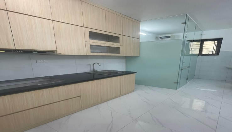 CHO THUÊ NHÀ NGÕ Ô TÔ THÁI THỊNH, ĐỐNG ĐA 2 TẦNG, 90M2, 4 NGỦ, 1 WC, 15 TRIỆU